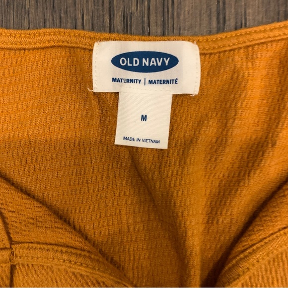 Old Navy maternity shirt medium - Picture 2 of 3